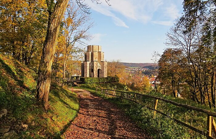 Ausblick auf das Kriegerdenkmal an der Oberen Veste