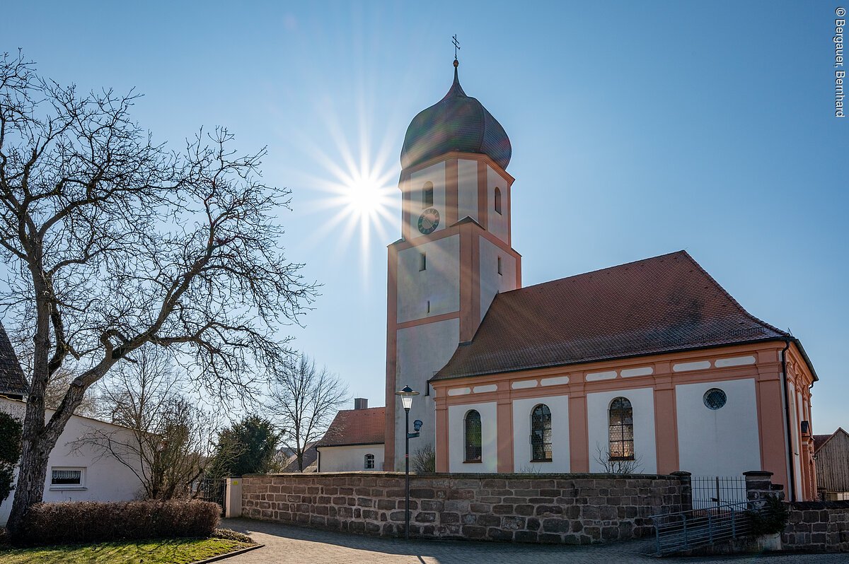 Pfarrkirche Mariä Geburt Jahrsdorf