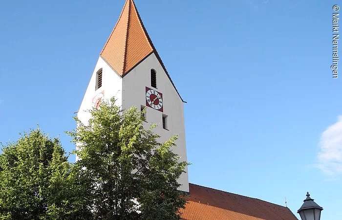 Die Kirche wurde ca. im Jahre 1057 - 1075 in der Mitte von Nennslingen errichtet.