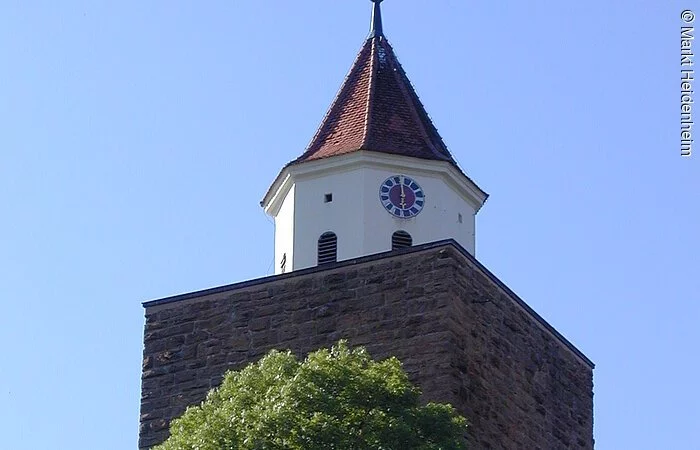 Aufsicht auf den Hohentrüdinger Burgturm.
