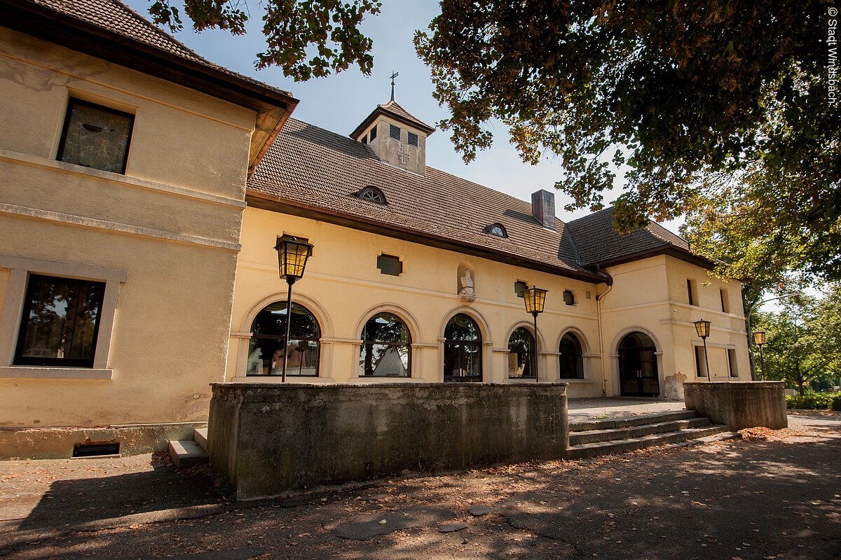 Außenansicht der Stadthalle Windsbach