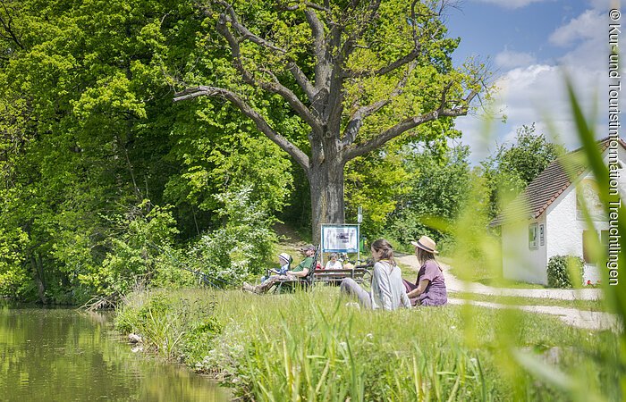 Angler und Erholungssuchende am Karlsgraben