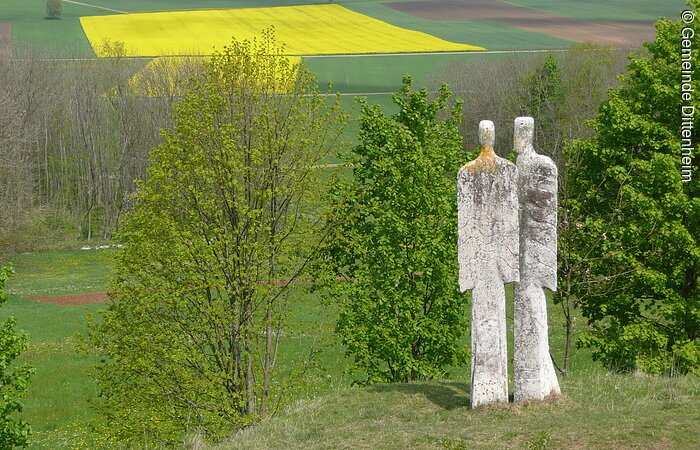 Zwei steinige Engel.