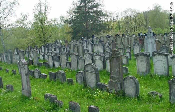 Judenfriedhof Grabsteine des Judenfriehofs in Georgensgmünd.