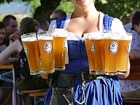 Kellerfest Bedienung