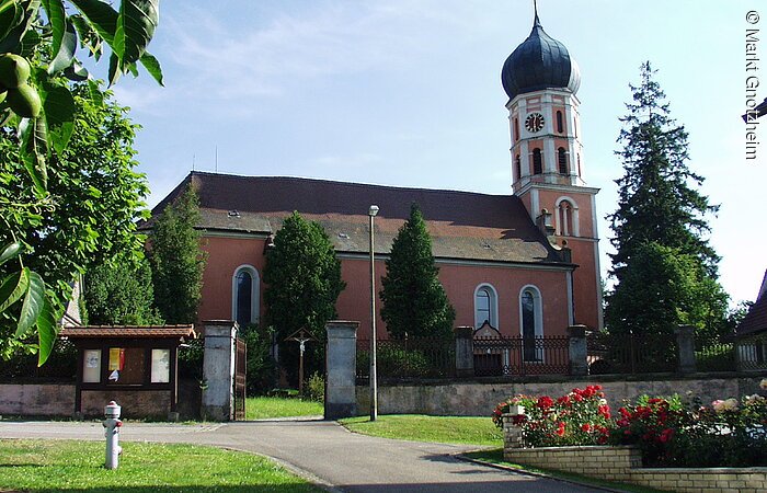 St. Michael Sicht auf die St. Michael Kirche in Gnotzheim.