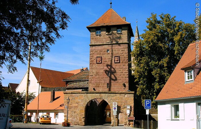 Das Stadttor in der Stadtmauer der Stadt Wolframs- Eschenbach.