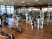 Fitnessraum Fitnessraum mit diversen Fitnessgeräten